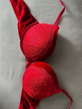 La SENZA Red Lace Push-Up Bra with Velvet Trim